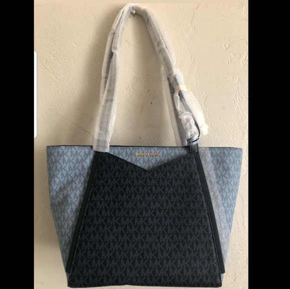 Purse - Picture 1 of 3